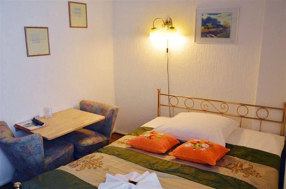 Pension Ingeborg Berlin Exterior photo